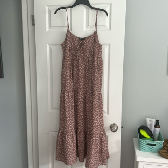 Flowy Floral Maxi Dress - Picture 1 of 4